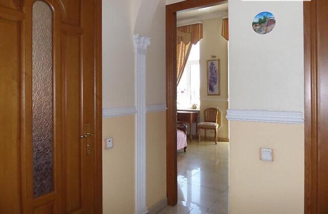 Beautiful Apartment In The Center Of Vinnytsia Exterior photo